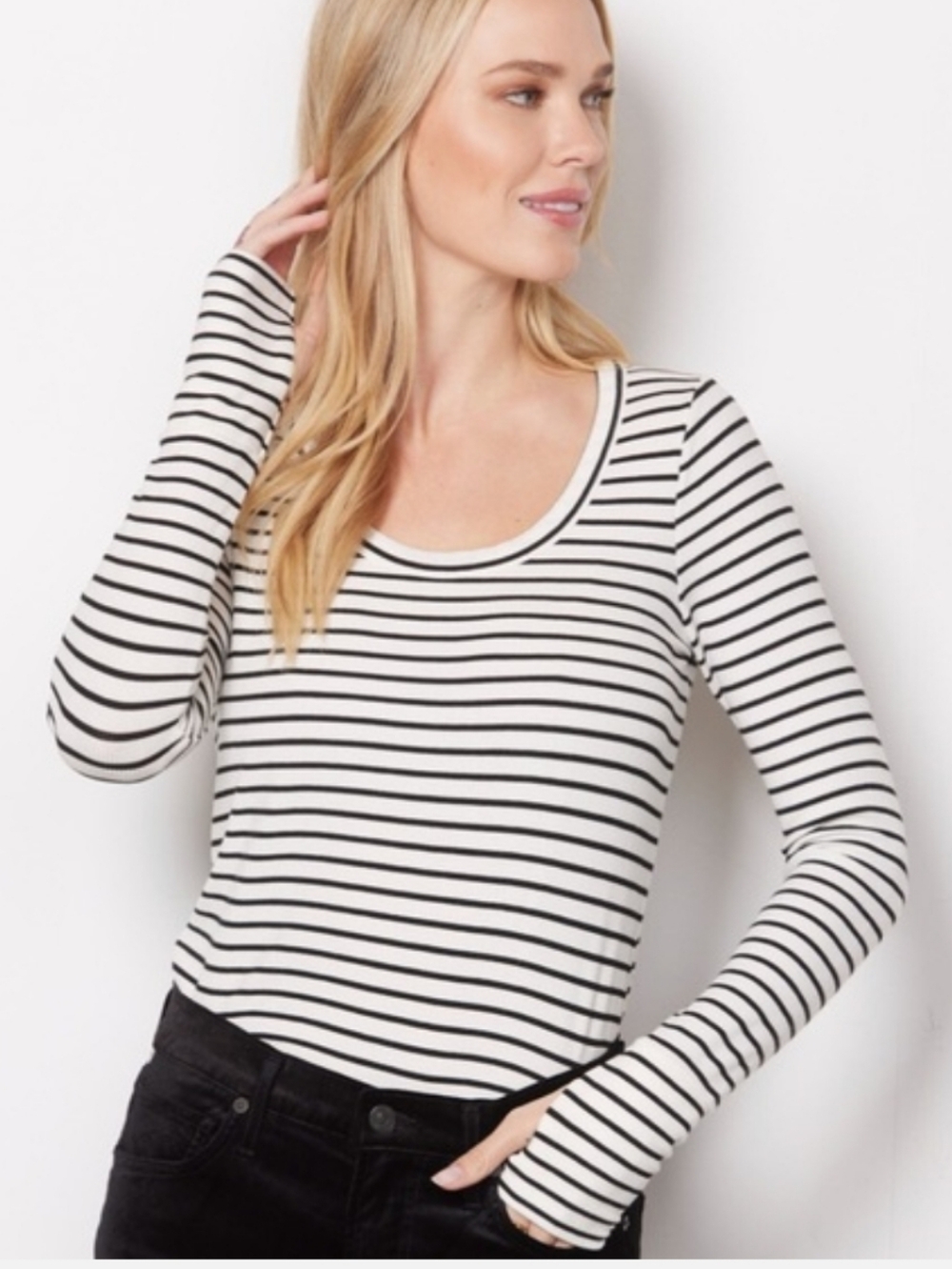 Evereve Elliot Scoop Neck Long Sleeve Top Striped White & Black Size Small
